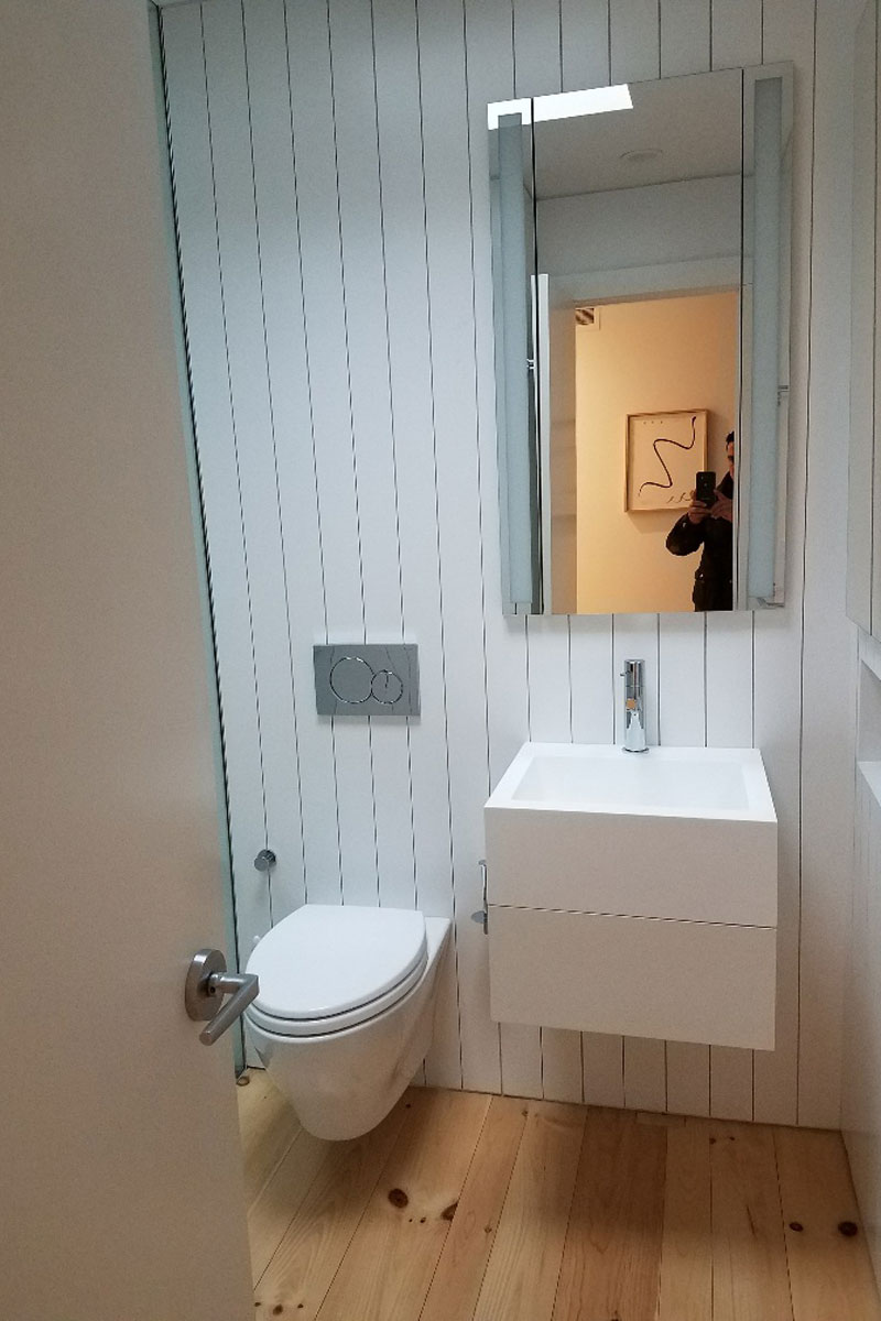 Bathrooms 1